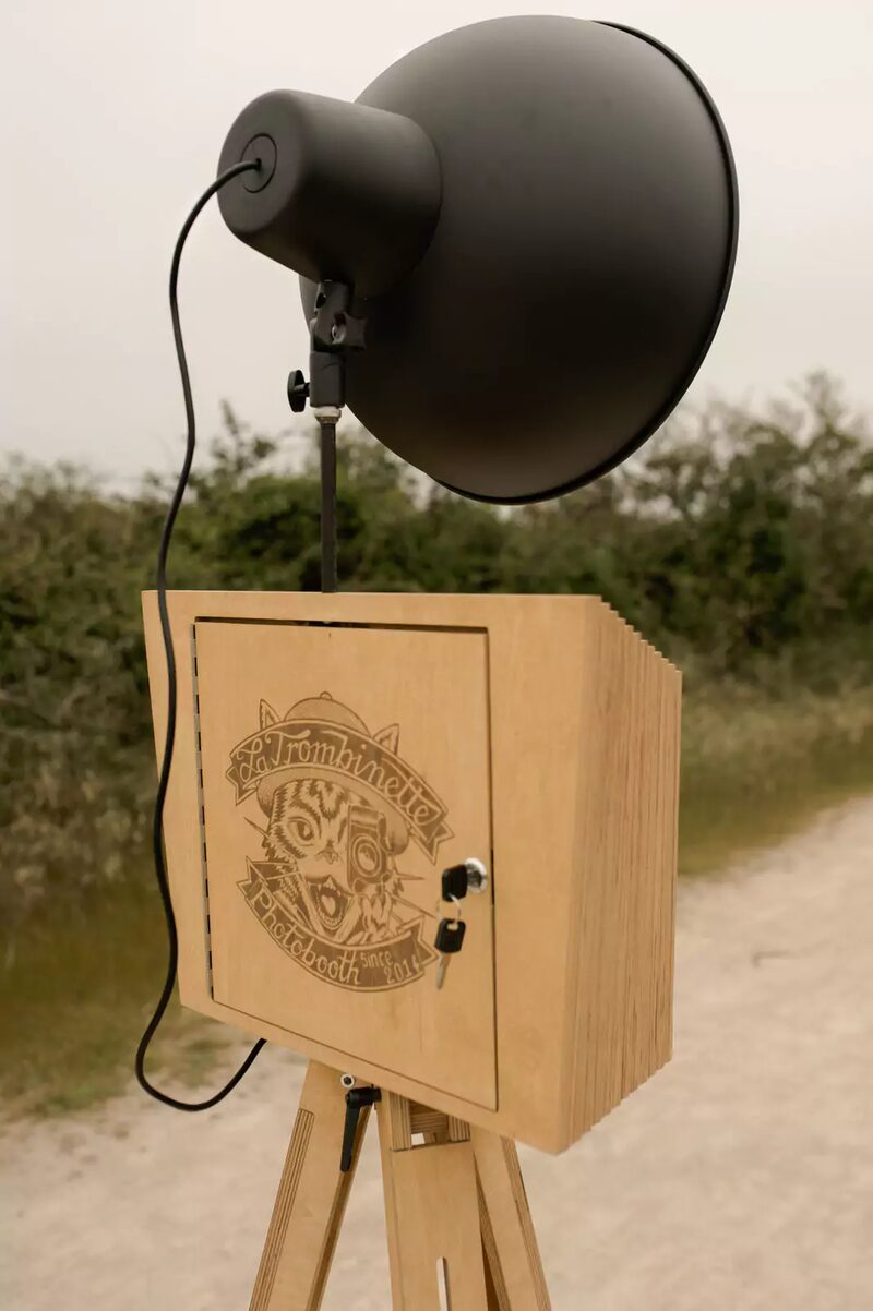Détail de la lampe rétro de la borne Irria